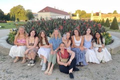 Whole-group-photo-with-Mila-on-Elsas-phone-e1789036789608